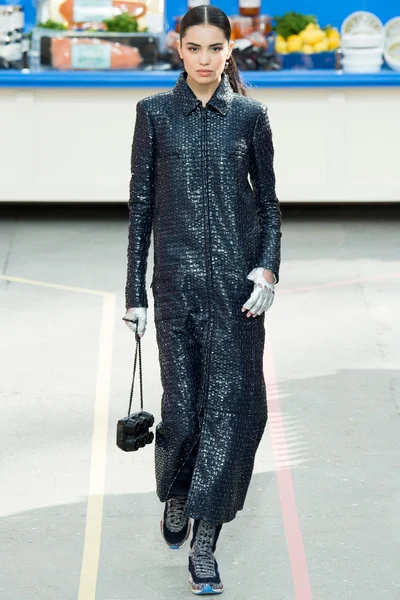 Look 48